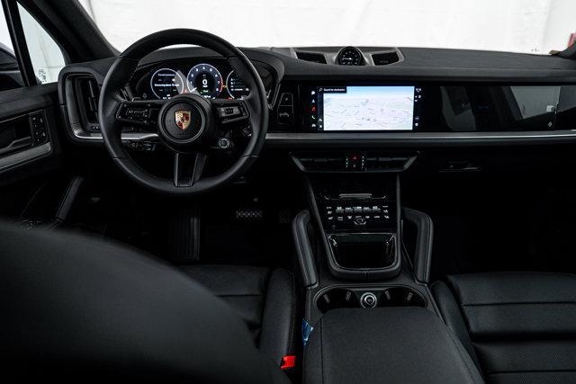 Photo of 2025 Quartzite Grey Metallic Porsche Cayenne