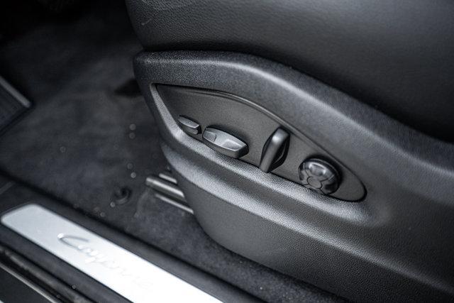 Photo of 2025 Quartzite Grey Metallic Porsche Cayenne