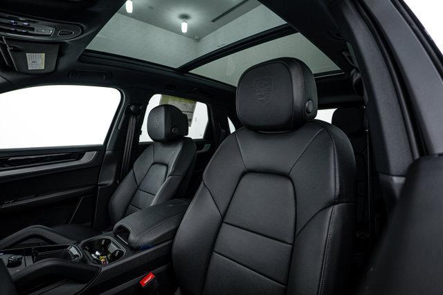 Photo of 2025 Quartzite Grey Metallic Porsche Cayenne