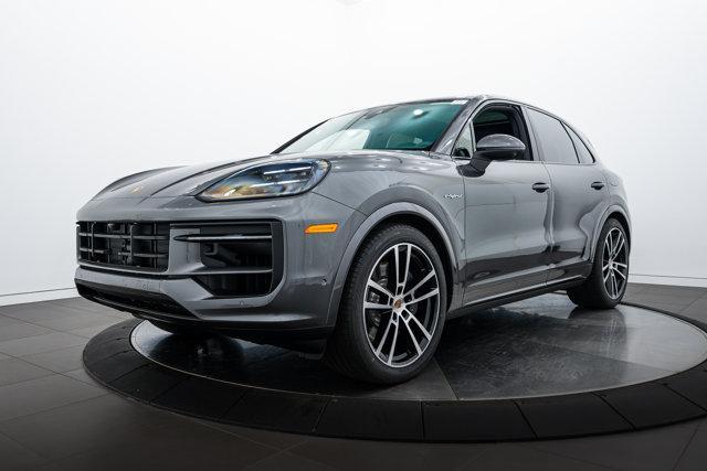 Photo of 2025 Quartzite Grey Metallic Porsche Cayenne