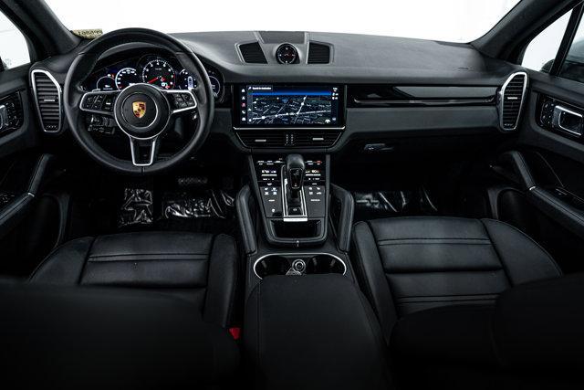 Photo of 2022 Carrara White Metallic Porsche Cayenne