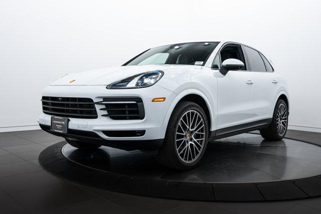 Photo of 2022 Carrara White Metallic Porsche Cayenne