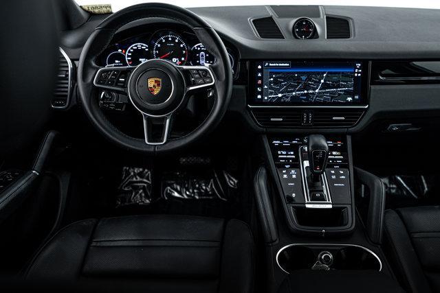 Photo of 2022 Carrara White Metallic Porsche Cayenne