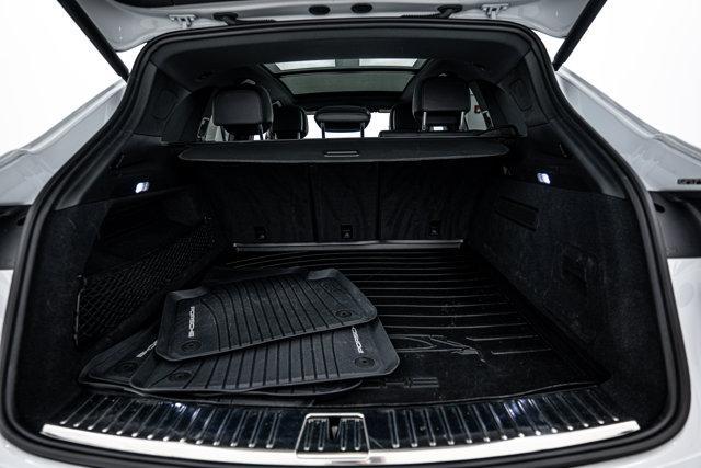 Photo of 2022 Carrara White Metallic Porsche Cayenne