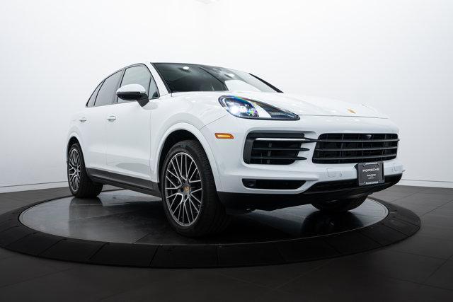 Photo of 2022 Carrara White Metallic Porsche Cayenne