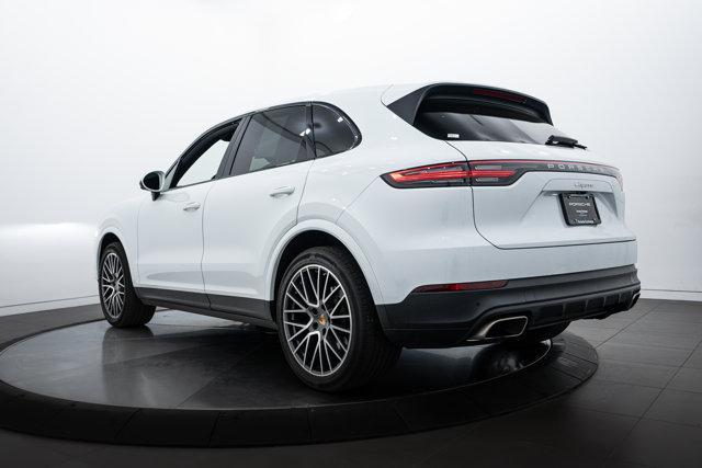 Photo of 2022 Carrara White Metallic Porsche Cayenne