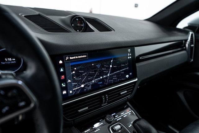 Photo of 2022 Carrara White Metallic Porsche Cayenne