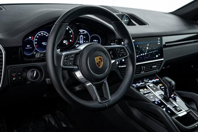 Photo of 2022 Carrara White Metallic Porsche Cayenne