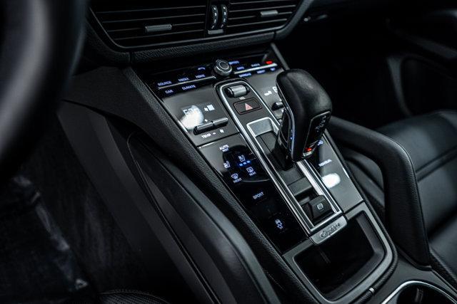 Photo of 2022 Carrara White Metallic Porsche Cayenne