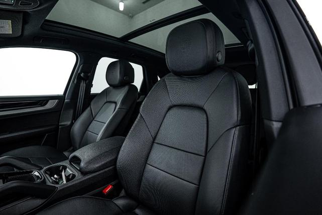 Photo of 2025 Black Metallic Porsche Cayenne