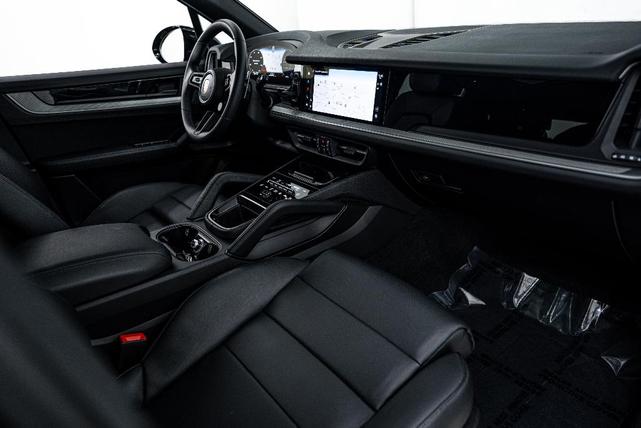 Photo of 2025 Black Metallic Porsche Cayenne