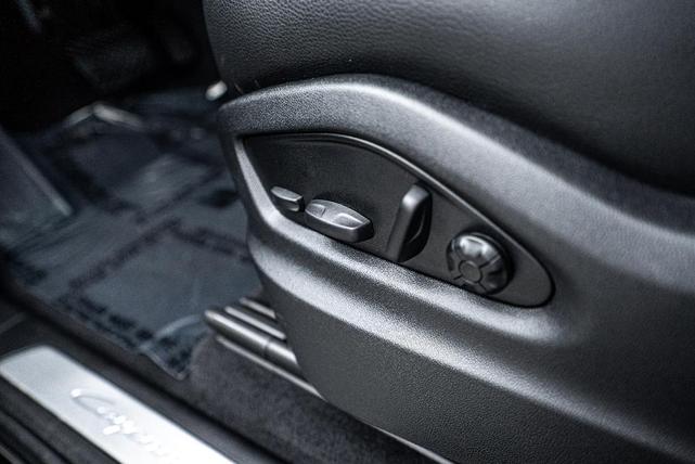 Photo of 2025 Black Metallic Porsche Cayenne