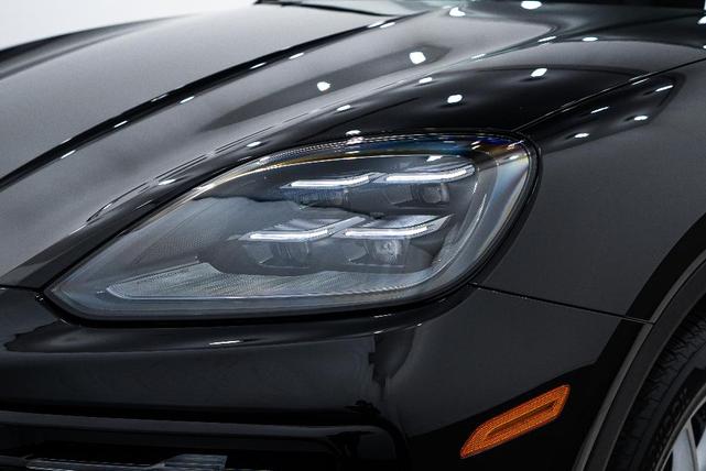 Photo of 2025 Black Metallic Porsche Cayenne