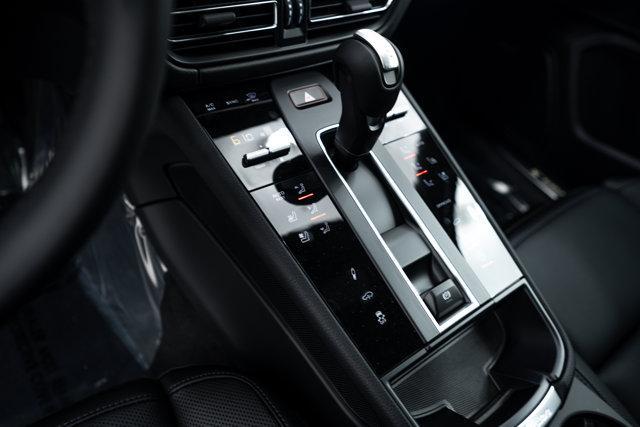 Photo of 2025 White Porsche Macan