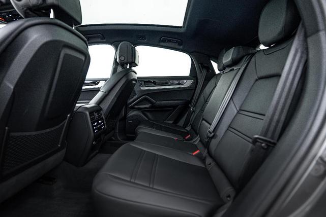 Photo of 2025 Quartzite Grey Metallic Porsche Cayenne