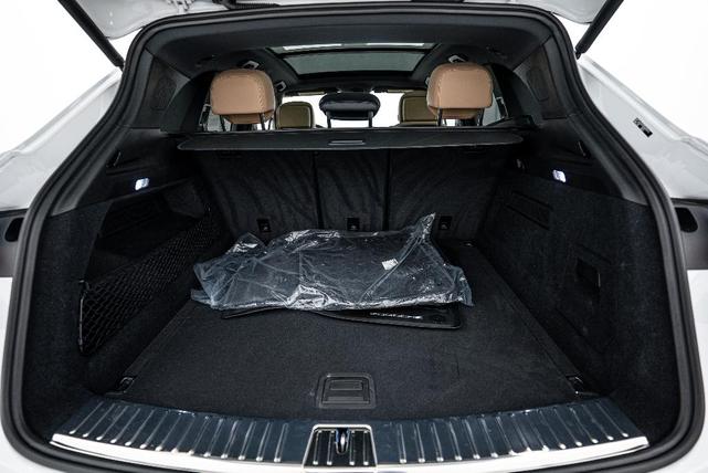 Photo of 2025 White Porsche Cayenne