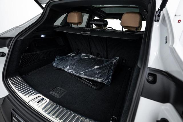 Photo of 2025 White Porsche Cayenne