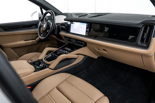 Photo of 2025 White Porsche Cayenne