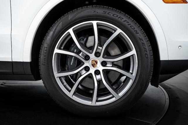 Photo of 2025 White Porsche Cayenne