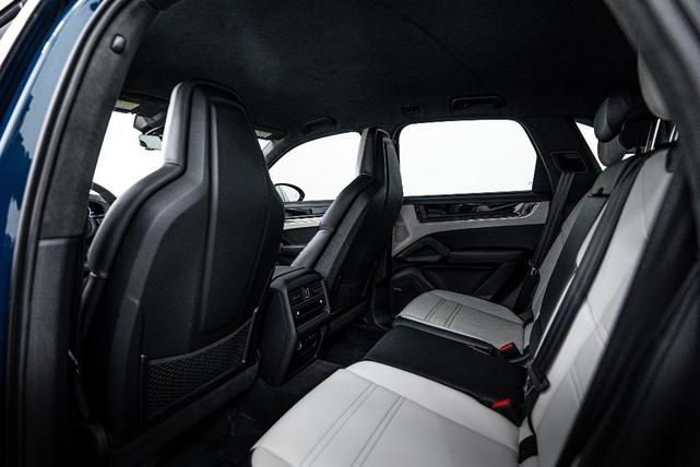 Photo of 2024 Montego Blue Metallic Porsche Cayenne