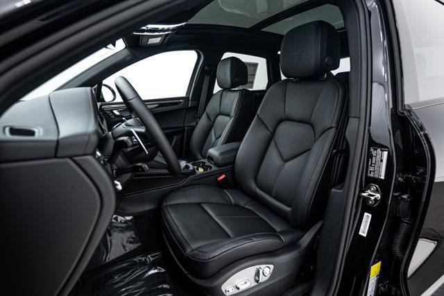 Photo of 2025 Jet Black Metallic Porsche Macan