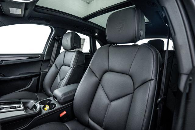 Photo of 2025 Jet Black Metallic Porsche Macan