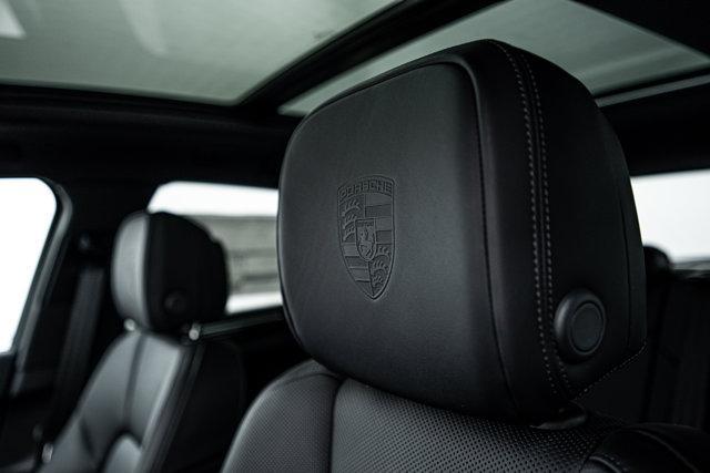 Photo of 2025 Jet Black Metallic Porsche Macan