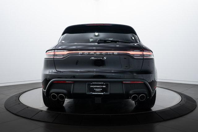 Photo of 2025 Jet Black Metallic Porsche Macan