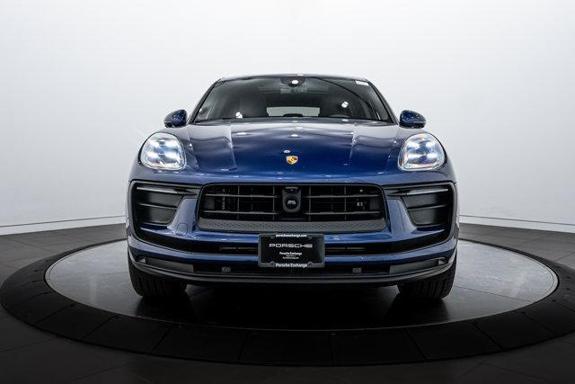 Photo of 2025 Gentian Blue Metallic Porsche Macan