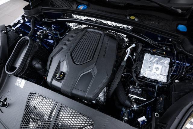 Photo of 2025 Gentian Blue Metallic Porsche Macan