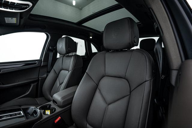 Photo of 2025 Gentian Blue Metallic Porsche Macan