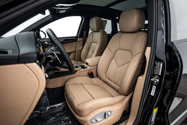 Photo of 2025 Black Porsche Macan