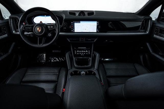 Photo of 2025 White Porsche Cayenne