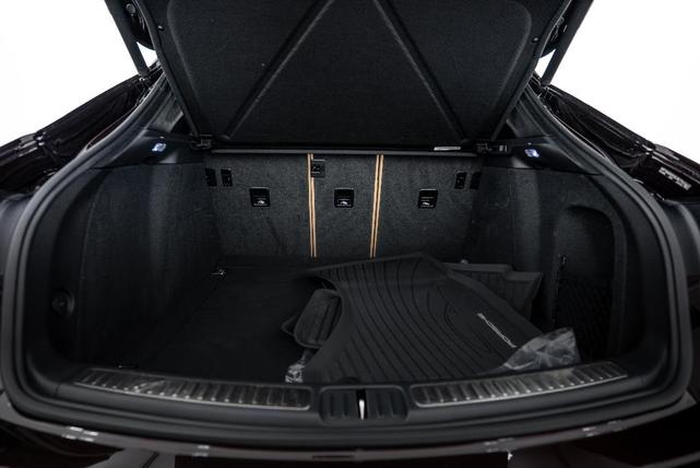 Photo of 2025 Copper Porsche Macan