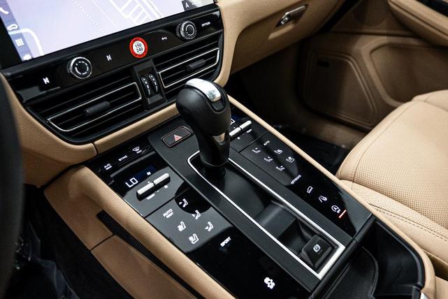 Photo of 2025 Copper Porsche Macan