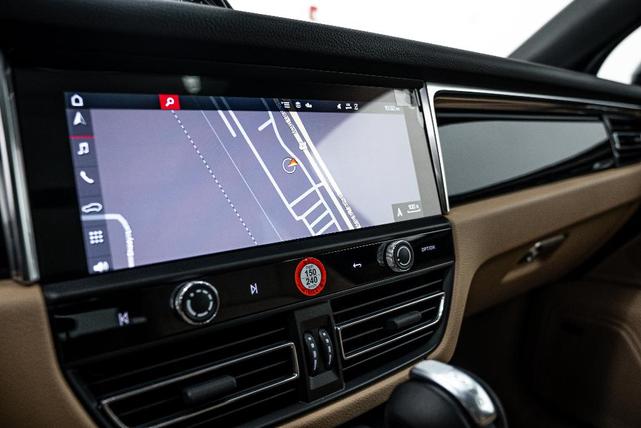 Photo of 2025 Copper Porsche Macan