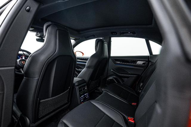 Photo of 2025 Papaya Metallic Porsche Macan