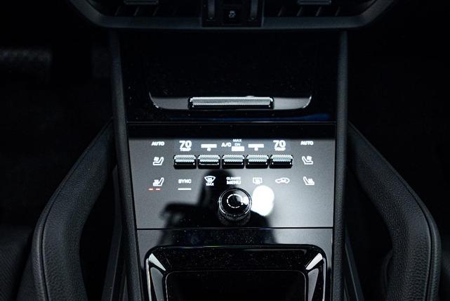 Photo of 2025 Black Metallic Porsche Cayenne