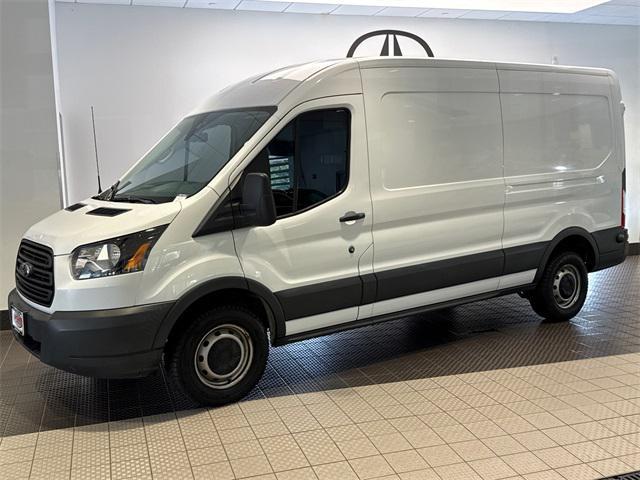 Photo of 2018 Oxford White Ford Transit-250