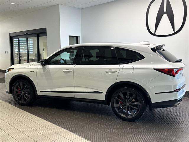 Photo of 2023 Platinum White Pearl Acura MDX