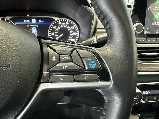 Photo of 2019 Super Black Clearcoat Nissan Altima