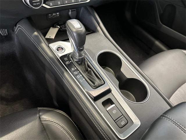 Photo of 2019 Super Black Clearcoat Nissan Altima