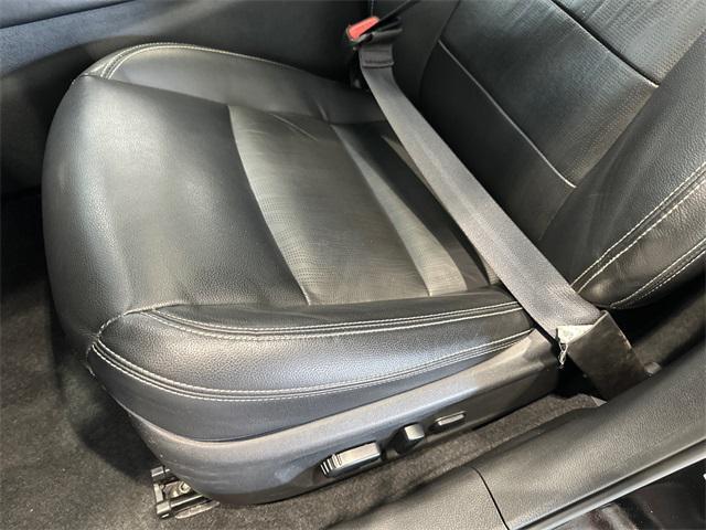 Photo of 2019 Super Black Clearcoat Nissan Altima