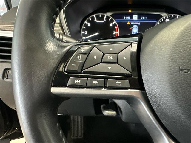 Photo of 2019 Super Black Clearcoat Nissan Altima