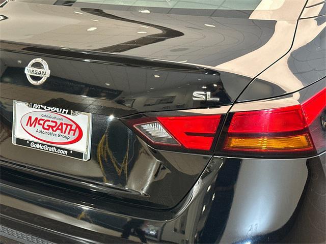 Photo of 2019 Super Black Clearcoat Nissan Altima