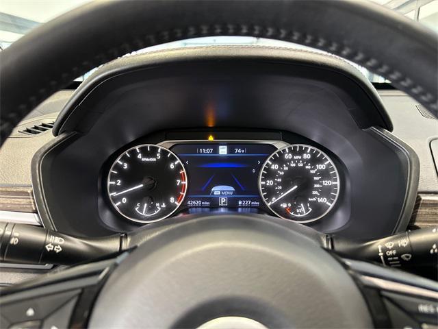 Photo of 2019 Super Black Clearcoat Nissan Altima