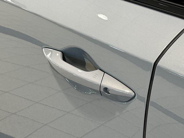 Photo of 2025 Urban Gray Pearl Acura MDX