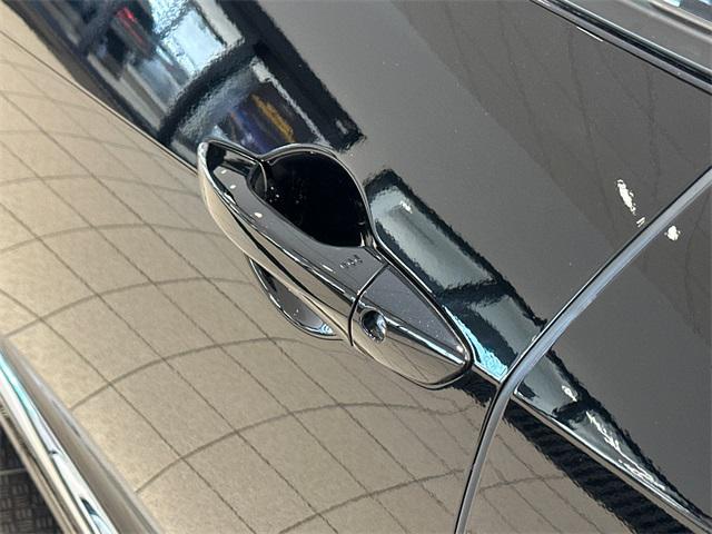 Photo of 2025 Majestic Black Pearl Acura RDX