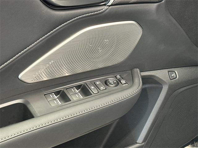Photo of 2025 Majestic Black Pearl Acura RDX
