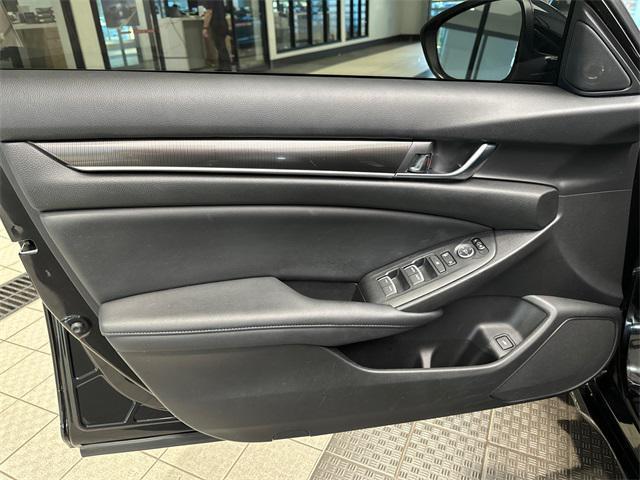 Photo of 2019 Crystal Black Pearl Honda Accord